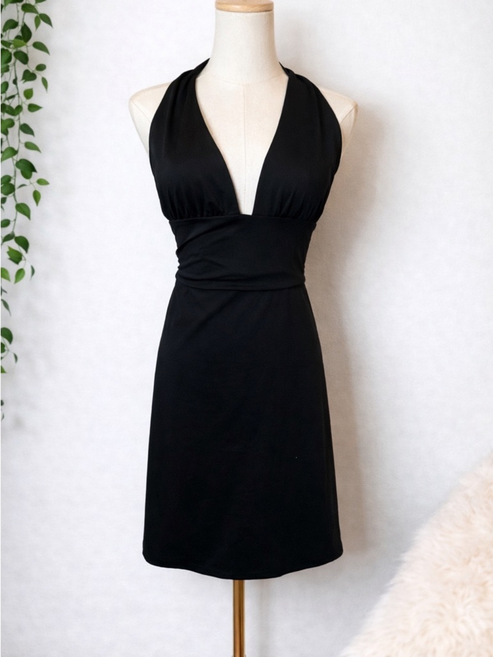 SHEIN Black Halter Plunge Mini Dress